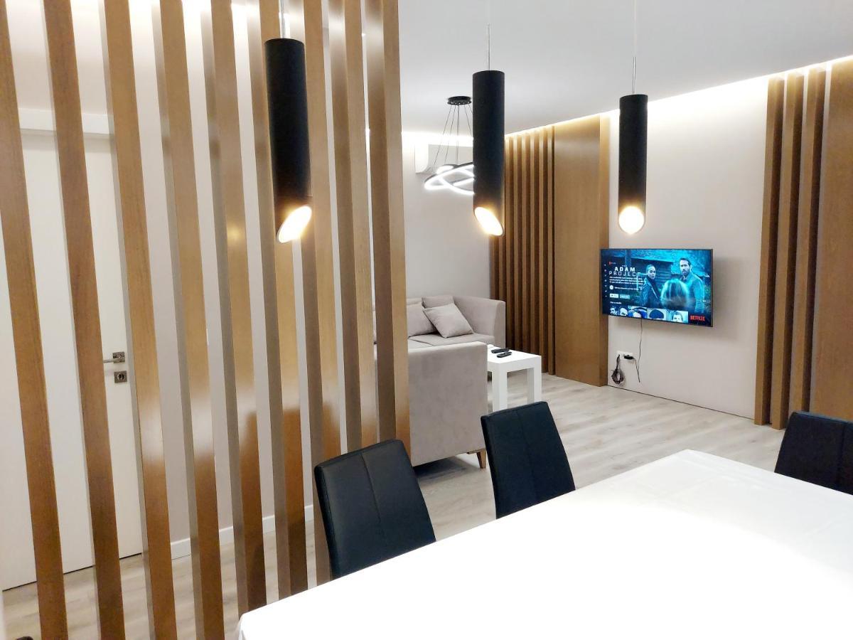 Luxurious Double Bedroom Suite ティラナ エクステリア 写真