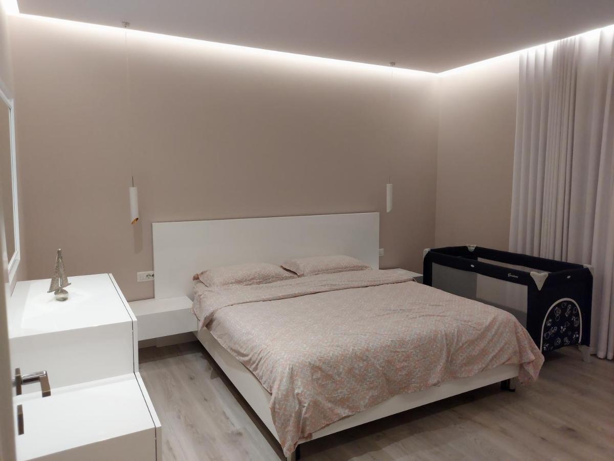 Luxurious Double Bedroom Suite ティラナ エクステリア 写真