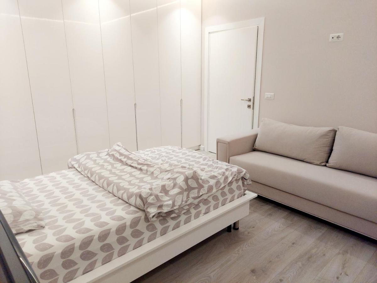 Luxurious Double Bedroom Suite ティラナ エクステリア 写真